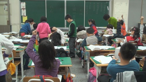 學生練習查詢字辭典> 20110223